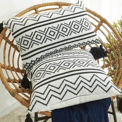 China Geometric Pillow Case Sofa Pillowcase Cushion Cover Wholesale Nordic Moroccan Chenille Pillow Jacquard Tassel Anti-Static for sale