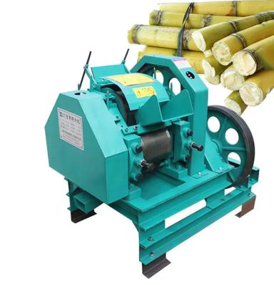 China kleine Sugar Cane Squeezer Vertical Sugarcane Juice Zerkleinerungsmaschinen-Maschine 1000kg/H zu verkaufen