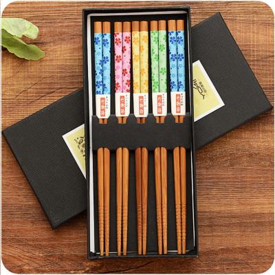 China Sustainable Japanese Style Wedding Favors Chopsticks Natural Reusable Bamboo Wooden Chopsticks Set for sale