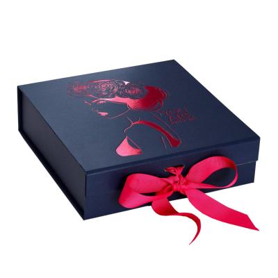 China Handmade Luxury Large Rose Magnetic Closure Paper Packaging Gift Box With Ribbon for sale