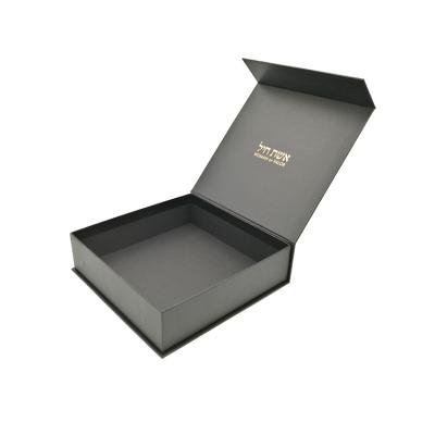 China Handmade High End Custom Logo Cardboard Paper Black Magnetic Packaging Gift Box for sale