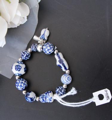 China Lucky Handmade Romantic Ceramic Beaded Bracelet Blue and White Porcelain Gift Jewelry Bracelet for sale