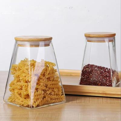 China Freshness Preservation Kitchen Borosilicale Glass Food Storage Container With Airtight Bamboo Lid Clear Glass Jar for sale