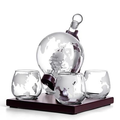 China High Quality Wholesale Customized Glass Whiskey Wine Decanters Globe Decanter Price for sale