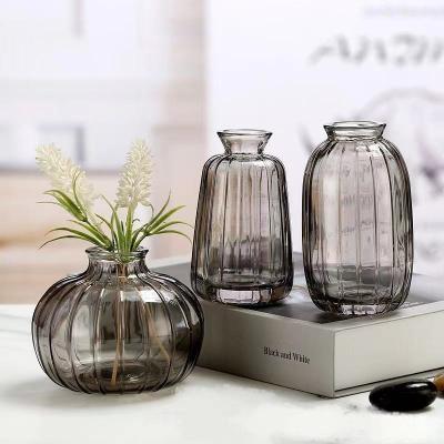 China Contemporary Centerpiece Glass Decorative Colored Clear Glass Flower Vase/Glass Vases For Home Decoration for sale