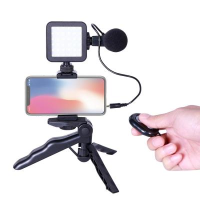 China Handheld Portable Tripod Microphone Professional Vlog Microphones Live Streaming With LED Fill Light for sale