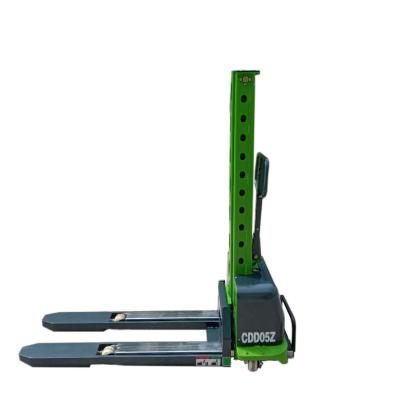 China Hotels Equipmax 500KGS Self Loading Electric Stacker For Loading And Unloading The Cargos By Truck for sale