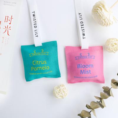 China Contemporary Hot Sale Car Aromatherapy Perfume Sachet Aroma Aroma Sachet Bag Scented Mini Sachets for sale