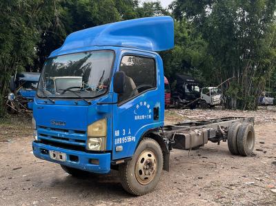 Cina 4x2 Cargo Used Medium Duty Trucks 5 tonnellate LHD 2nd Hand Isuzu Trucks in vendita