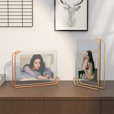 China Wholesale Home Metal Picture Frame Home Decor Metal Props New Decoration Acrylic Photo Frame for sale