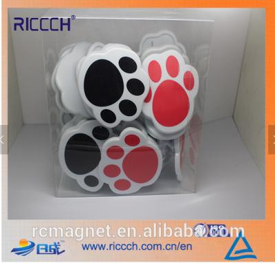 China Plastic promotional plastic magnetic clip, dog paws magnet clip, magnetic paper clip holder with custom logo for sale