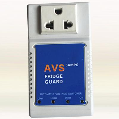 China SVC Automatic Voltage Switch AVS 5A Fridge Guard Over And Under Outlet Surge Voltage Protector for sale