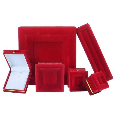 China Jewelry Packaging Display Competitive Price Velvet Jewelry Boxes Jewelry Box Velvet Swede Square Travel Jewelry Box Velvet Jewelry for sale