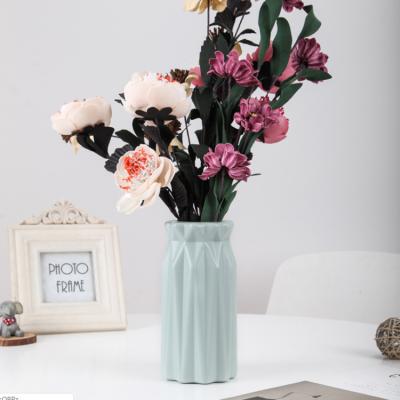 China Modern Promotional Home Decoration Cylinder Plastic Flower Vase For Wedding for sale