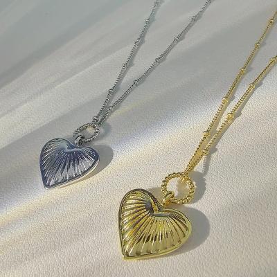 China 2022 Fashions New Love Necklace Female Retro CSI Luxury Romantic Gift High-end Heart-Shaped Jewelry Romantic Necklace Pendants for sale