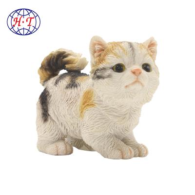 China Custom resin small animal cat crafts, handmade decoration resin cat figurines, for sale