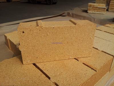 China High Temperature Insulated Fire Bricks Clay Refractories Erosion Resistant for sale