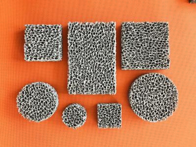 China Filtro de espuma cerámica de esponja de alta porosidad SIC Material de alumina Estructura de malla conectada tridimensional en venta