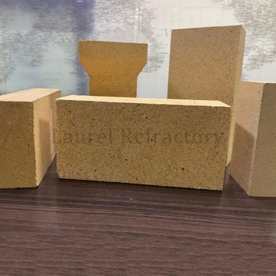 China Industrial High Alumina Refractory Insulation Fireproof Fire Clay Brick Sk32 / Sk34 / Sk36 For Fireplace for sale