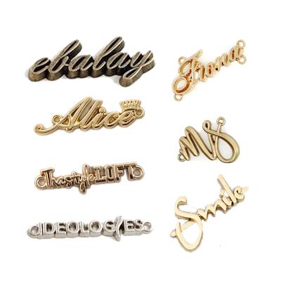 China Handbag Hardware METAL Brand Logos Tag Engraved Letter Logo Design Metal Letter Tag Handbag Hardwares Zinc Alloy Metal Plate Tag For Bag for sale