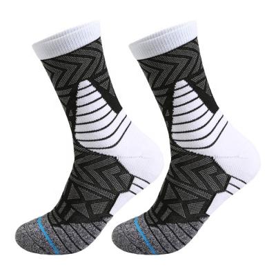 China Cotton Antibacterial Custom Men's Outdoor Sport Crew Socks Running Cushion Recycling Basketball Terry Thermal Socks For Men Thick Sporty for sale