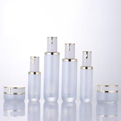 China High Quality Luxury Cosmetic Lotion Bottle 100ml Bottles With Pump For Cosmetics Lotion Bottles Glass for sale