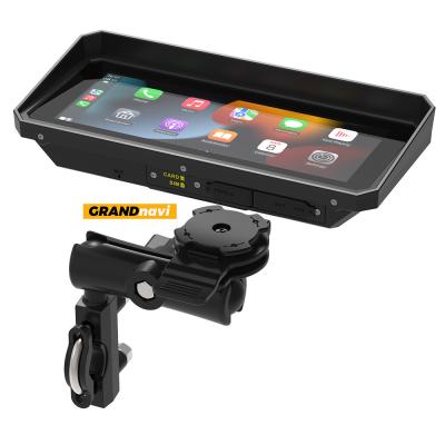 China 6.86 inch capacitieve touchscreen motorfiets GPS navigatie met afneembare afneembare beugel en waterdicht ontwerp Te koop