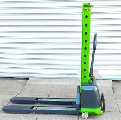 China Garment shops self-lifting electric forklift and stacker which can be loads and unloads containers with cargo pallets for sale