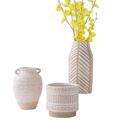 China Handmade Modern White Ceramic Cylindrical Striped Pottery Vase Indoor Decorative Creative Flower Vase for sale