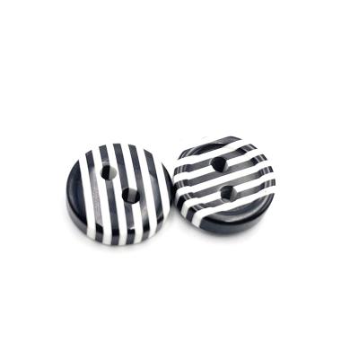 China Factory Price Viable Black 2022 White 2 Hole Resin Button For Shirt for sale