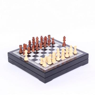 China Hot Sale Folding Chessboard 2 Deluxe in Wooden Wooden custiom 1 Checkers and Chess Board Game Chess Pieces for sale