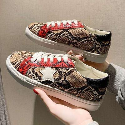 China Fashion Trend New Arrival Fashion Snake print sneakers ladies flat sport running shoes for women's for sale