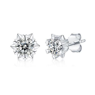 China Cute MOISSIC 0.5carat Moissanite Stud Earrings For Women Sterling Silver Snowflake Earring Girl Gift 925 Jewelry for sale