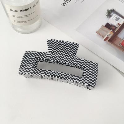 China Shark Hairpin Headset Acetic Acid Handle Female Hairpin New Retro Fashionable Black And White Checkerboard Single Hairpin for sale