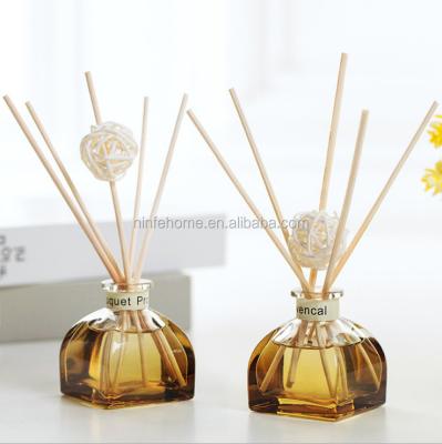 China Viable Decorative Glass Bottle Aroma Home Fragrance Oil Reed Diffuser for sale