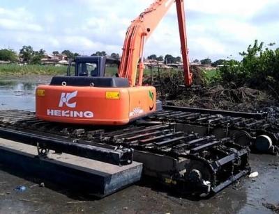 China 36Ton HK300 Waterways Swamp Buggy Amphibious Dredging Excavator Maintenance And Cleaning Manufacturer for sale