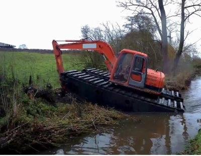 China Maintenance and cleaning of waterways swamp buggy amphibious mini excavator for sale, chinese best heavy equipment for sale