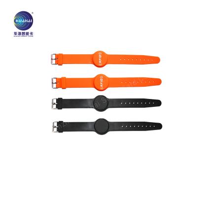 China Waterproof / Weatherproof 13.56MHZ NFC Silicone  Waterproof NFC Bracelet Silicone Wristband 13.56MHz 1K S50 RFID Band for sale