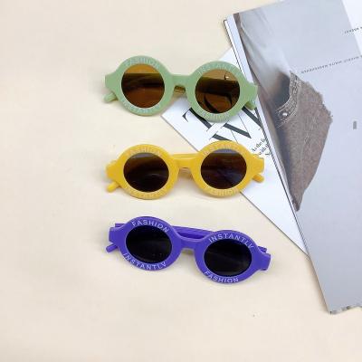 China Fashion Sunglasses 2022 New Design UV400 Fashion Words Print Outdoor Sun Glasses Kids Sun Protection Boys Sunglasses for sale