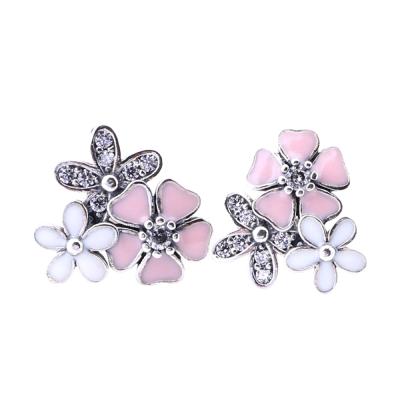 China None Fade S925 Sterling Silver Small Daisy Earrings, Poetic Small Daisy Flower Ear Studs for sale