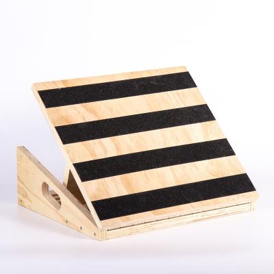 China Indoor Professional Adjustable Anti-Slip Calf Peg Wooden Stretch Slant Board for sale