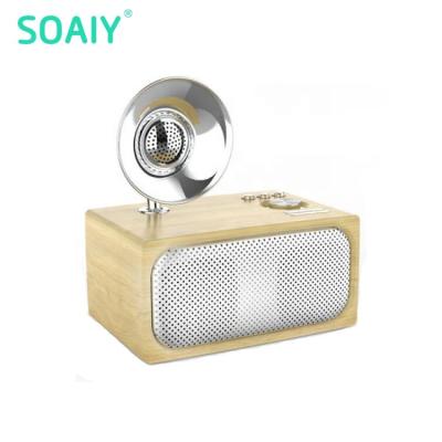 China Retro Home Wireless Loud Desktop Style Phonograph SOAIY E10 Wireless Speaker Box for sale