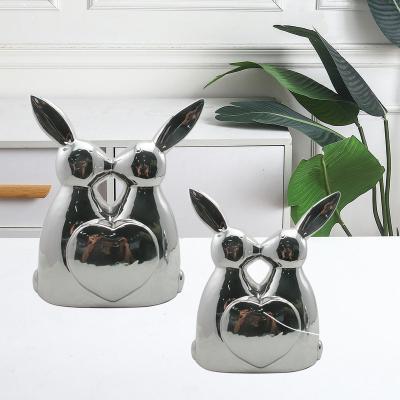 China Ceramic Ware Wedding Plated Silver Decor Rabbit Figurine Ceramic Kiss Decoration for sale