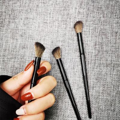 China Angular Blush Factory Cheap Private Custom Label Thumb Bevel Concealer Brush Makeup Brush Tool for sale