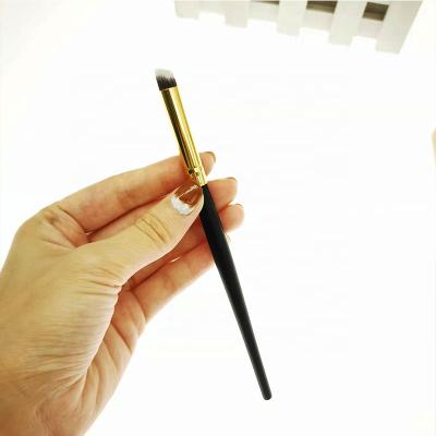 China High-end Personalized Concealer Brush Hair Brush Smudge Brush Synthetic Wooden Handle Cosmetic Brush Wholesale Makeup Brush for sale