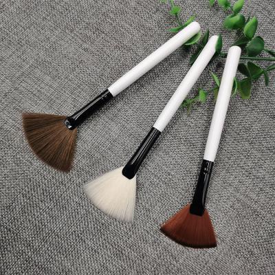 China Angular Blush Global Wholesale High Quality Multicolor Wooden Handle Fan-shaped Blush Makeup Brush for sale