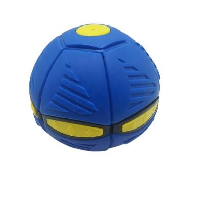 China Kids Action Capacity 3 Lights Distorted Flying Saucer Training Ball With Lighted Flight Disc Distorted Ball Parent-Child Toys for sale