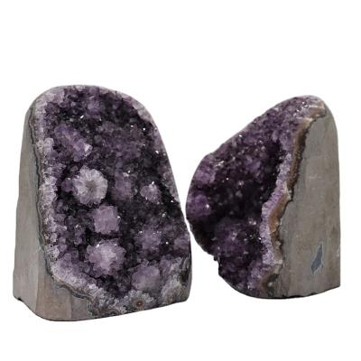 China Hot Sale Natural Geode Crystal Cluster Raw Gemstone Healing Jiangsu Uruguay Amethyst Group Amethyst Stones for sale