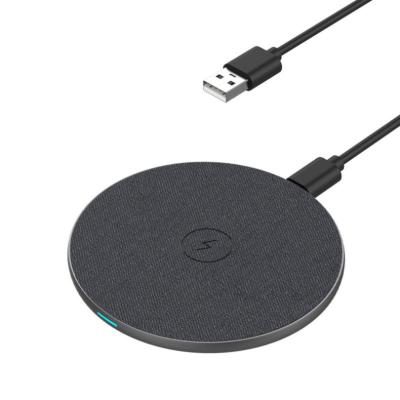 China Wholesale 10w Qi Mobile Phone Samsung Mobile Phone Cloth Radio Fast Charging Portable Universal Round Moblie Phone Charger For Table for sale