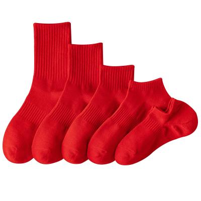 China Custom Sporty Soft High Quality Crew Socks 100% Cotton Fashion Logo Red Socks Sport Socks for sale